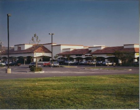 Walnut Hills Plaza 42,000-sf retail to a Lucky's grocery store